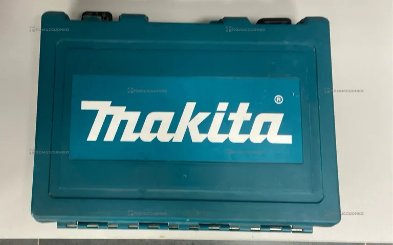 Makita перфоратор hr2470.