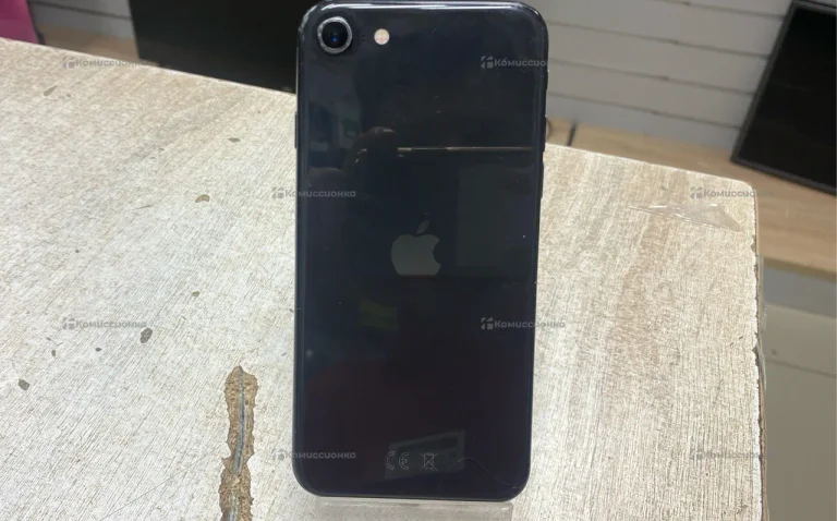 Apple iPhone SE  2020 64Gb