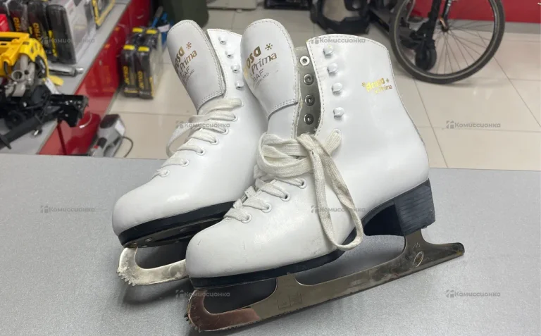 Коньки  фигурные GRAF AROSA 38r