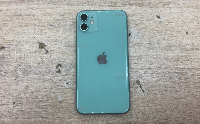 Apple iPhone 11 4/64 ГБ