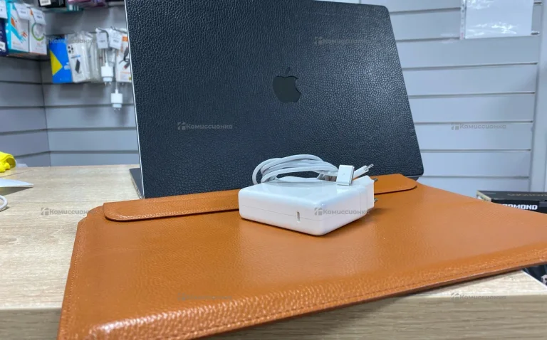 Ноутбук  MacBook Pro M1 Pro