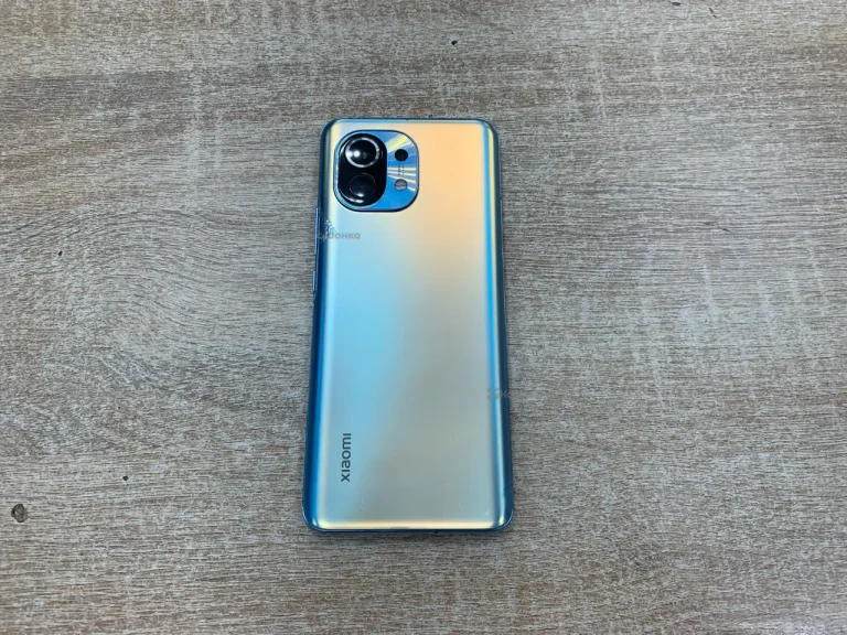 Xiaomi Mi 11 12/256 ГБ
