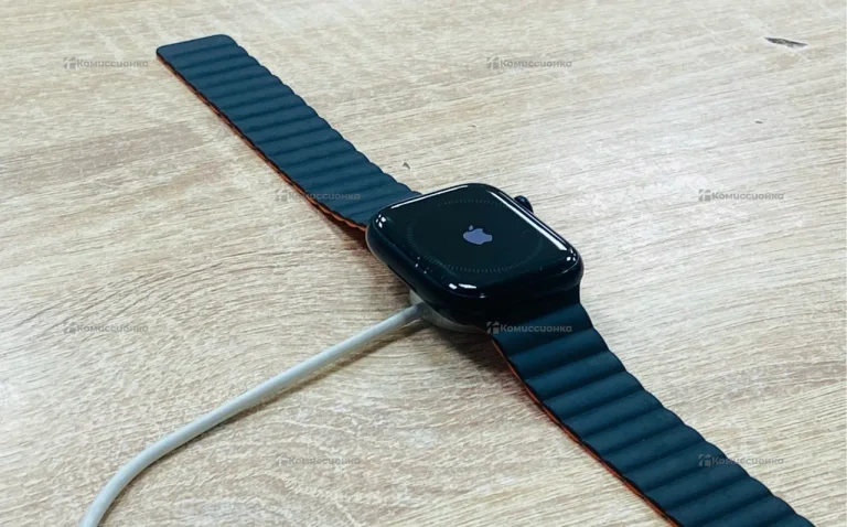 Часы  Apple Watch Series 8 45mm