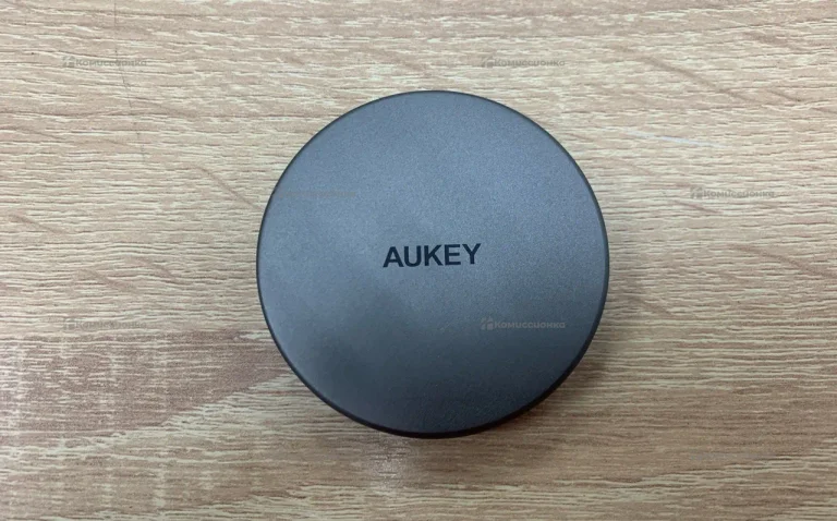 Беспроводное зарядное устройство Aukey