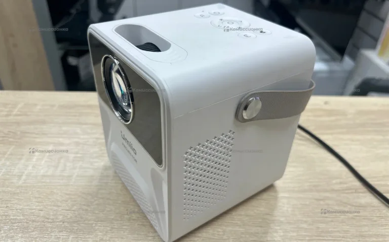 Проектор  UMIIO P860