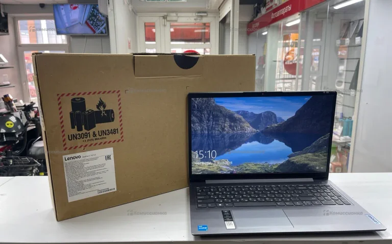 Ноутбук  Lenovo 82H8