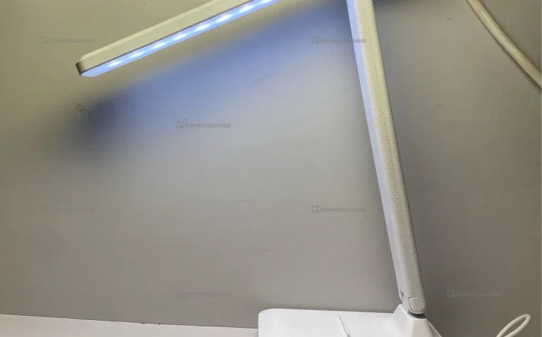 Настольная лампа светодиодная