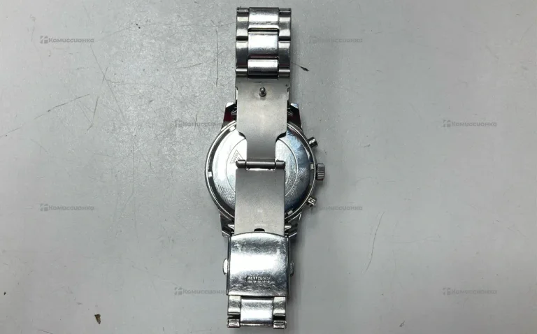Часы Guess W0668G3