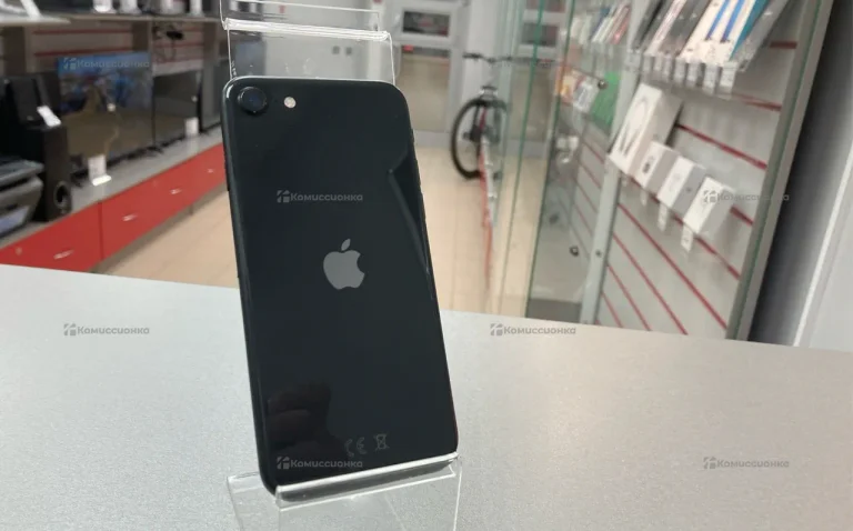 Apple iPhone SE (2020) 3/64 ГБ