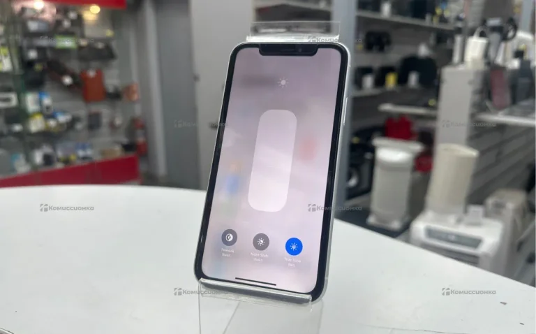 Apple iPhone XR 128 ГБ