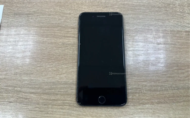 Apple iPhone 8 Plus 3/64 ГБ