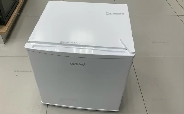 Холодильник Comfee RCD76WH1R