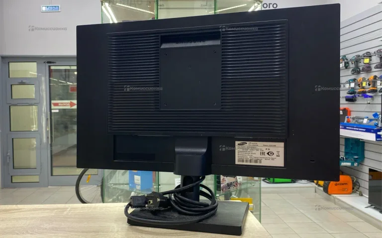 Монитор Samsung c23c200
