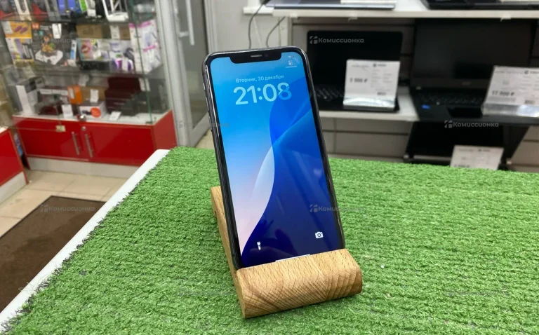 Apple iPhone 11 4/64 ГБ