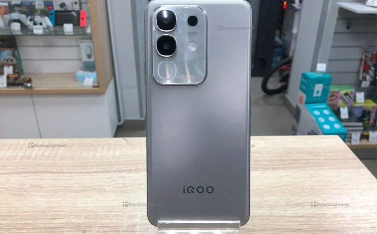 Vivo iQOO Z10 8/128 ГБ