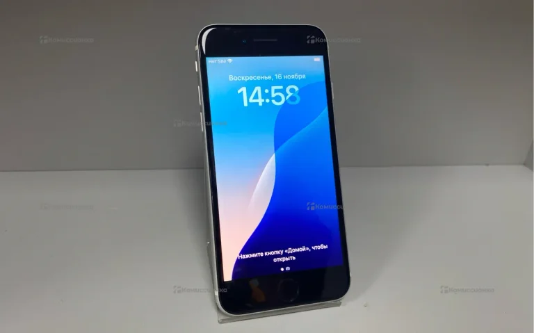Apple iPhone SE (2020) 3/64 ГБ