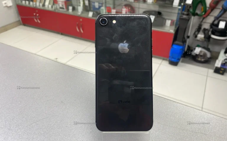Apple iPhone 8 2/64 ГБ