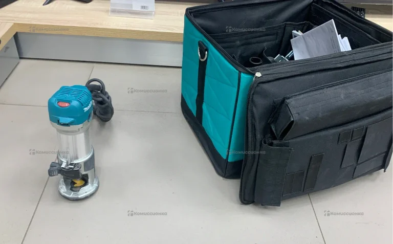 Фрезер makita RT0700CX2