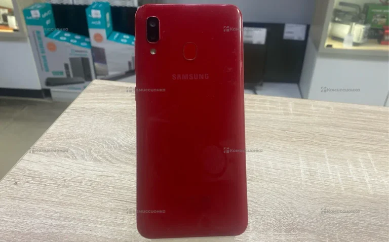 Samsung Galaxy A20 3/32 ГБ