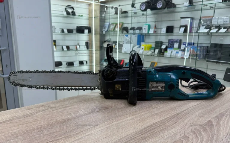 Пила Makita uc4530a