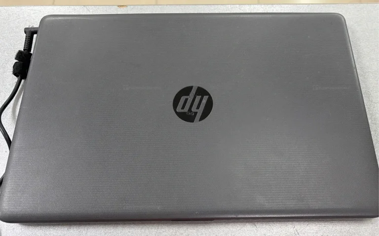 Ноутбук  HP 250G7