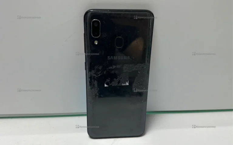 Samsung Galaxy A20 3/32 ГБ