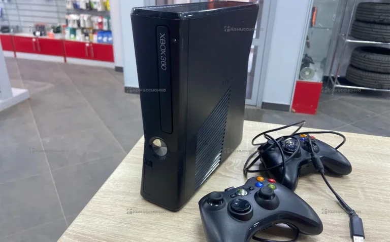 Приставка Xbox 360 S.