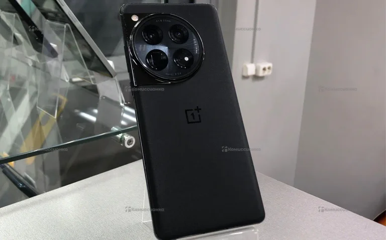 OnePlus 12 12/256 ГБ