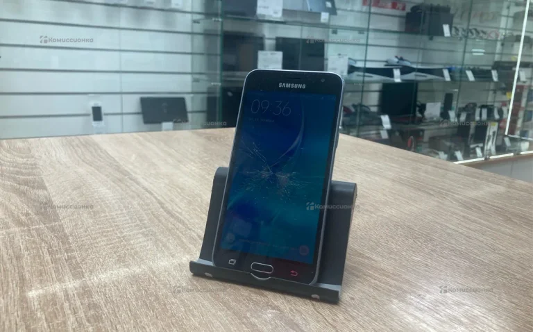 Samsung Galaxy J3 (2016) 2/16 ГБ