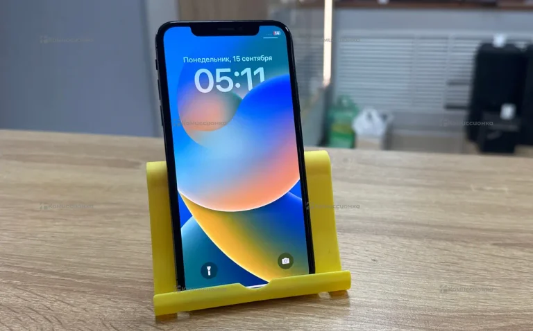 Apple iPhone X 3/64 ГБ