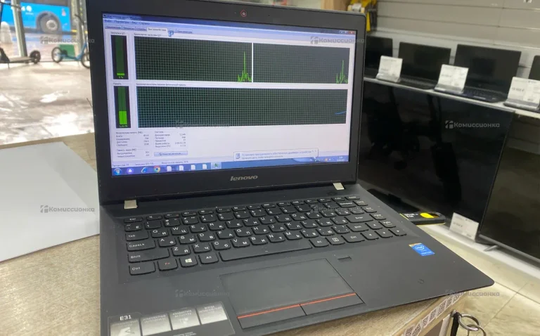 Ноутбук  Lenovo e31-70