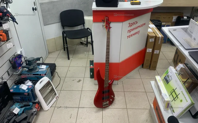 Бас-гитара SR300