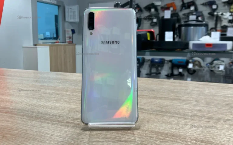 Samsung Galaxy A70 6/128 ГБ