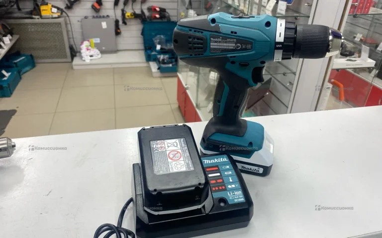 дрель шуруповёрт Makita DF457D