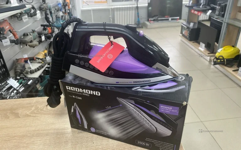 Утюг Redmond RL-C260