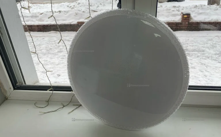 Светильник с пультом RGB