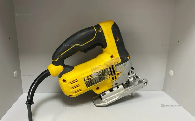 Электролобзик DeWALT DW349-KS