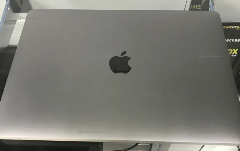 Ноутбук  Apple MacBook Air 2020 i3 8/256