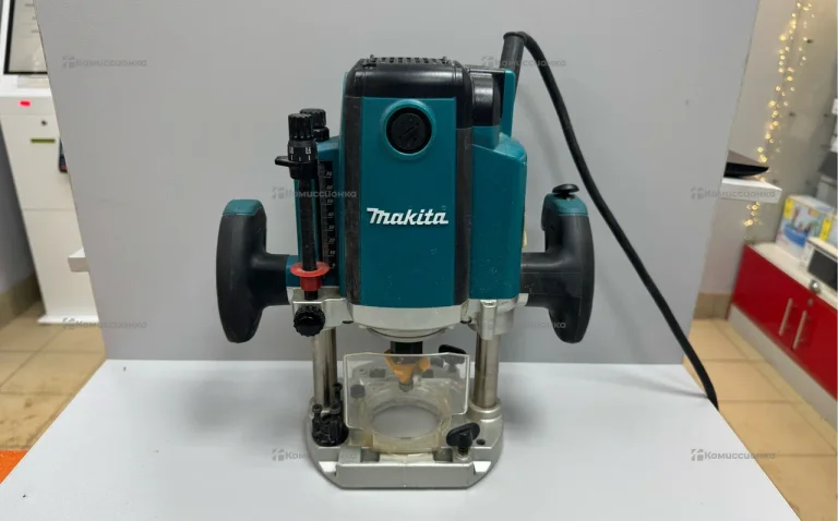 Фрезер makita RP1800F
