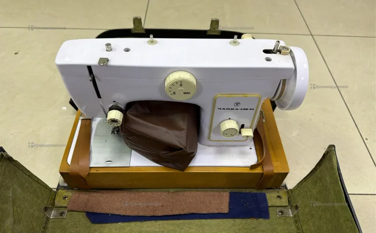 Швейная машина  Чайка 132М
