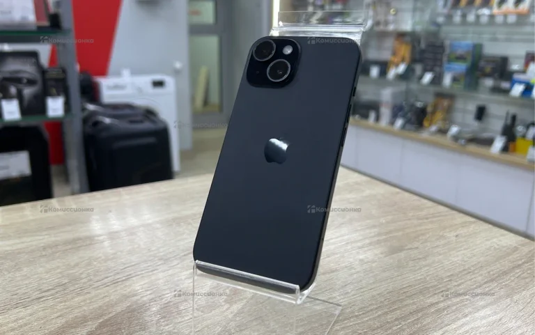 Apple iPhone 15 6/128 ГБ 5циклов