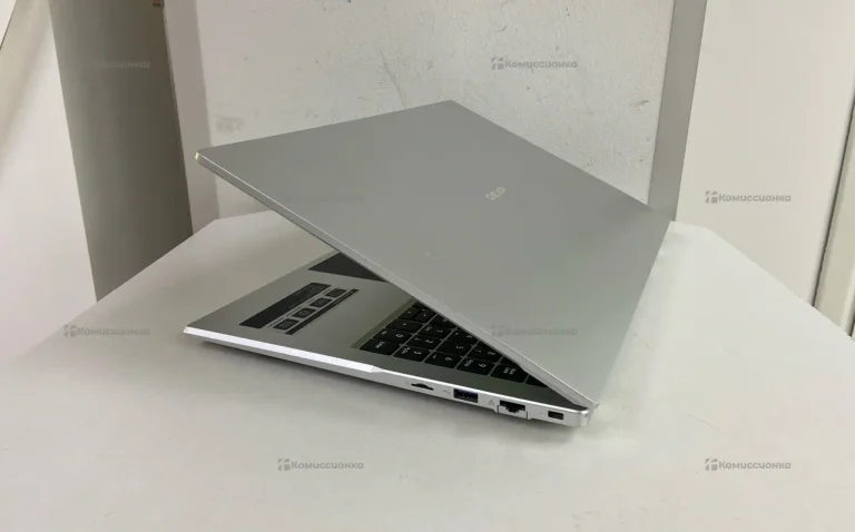 Ноутбук Dexp Aquilon C15-ICW300