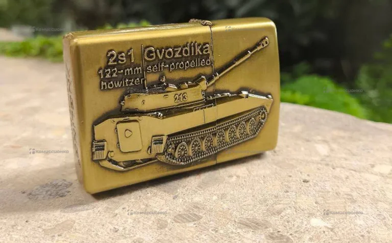 Комплекте из двух зажигалок дракон+танк