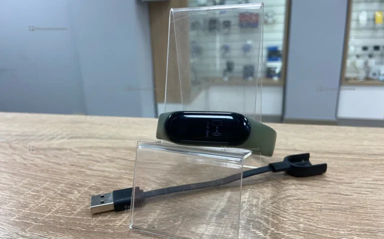 Часы  Xiaomi band 3