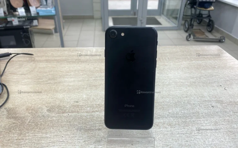 Apple iPhone 7 2/32 ГБ