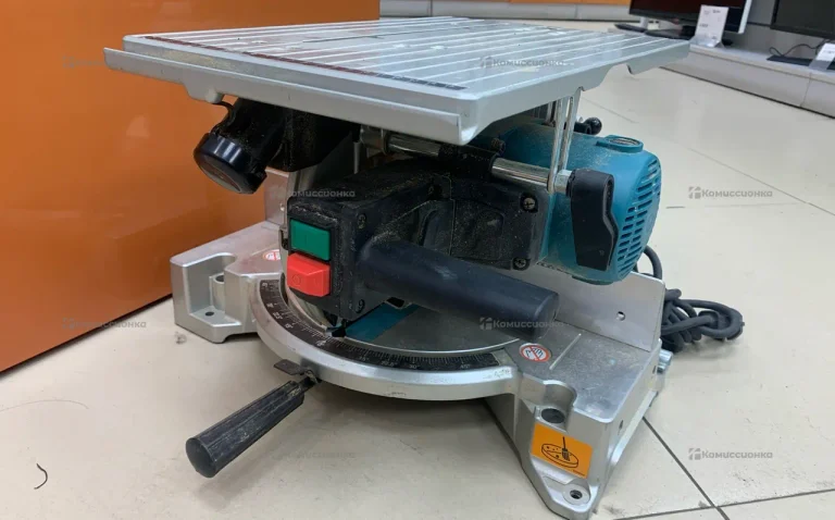 Торцовочная пила makita LH1040
