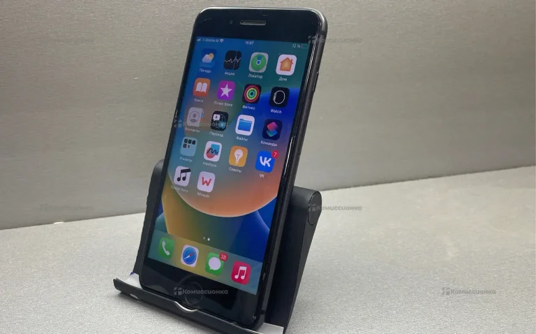 Apple iPhone 8 Plus 3/64 ГБ