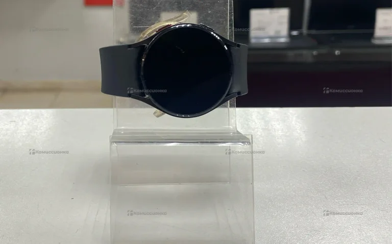 Часы  Samsung Galaxy Watch 4