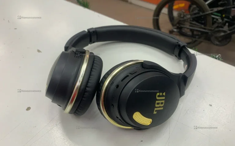 Наушники  JBL золотистые