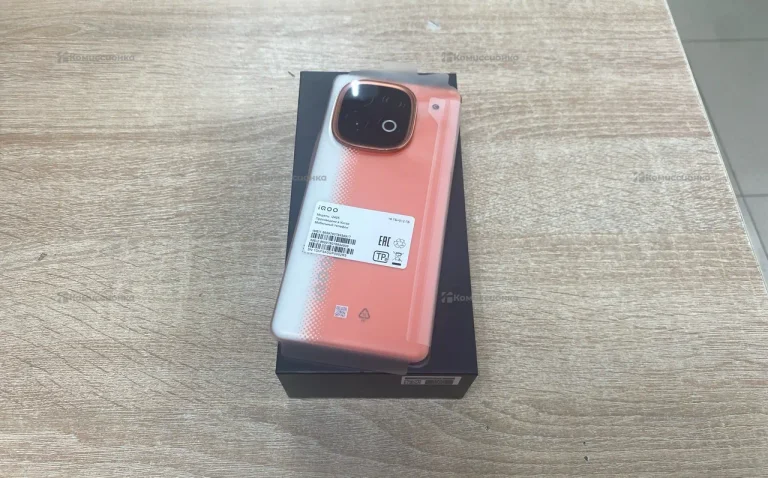 Vivo iQOO Neo 10 16/512 ГБ